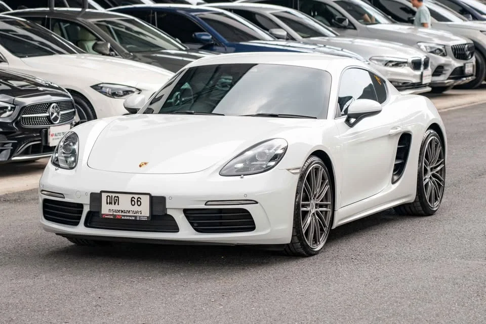 2018 Porsche 718 Boxster and Cayman IV 3