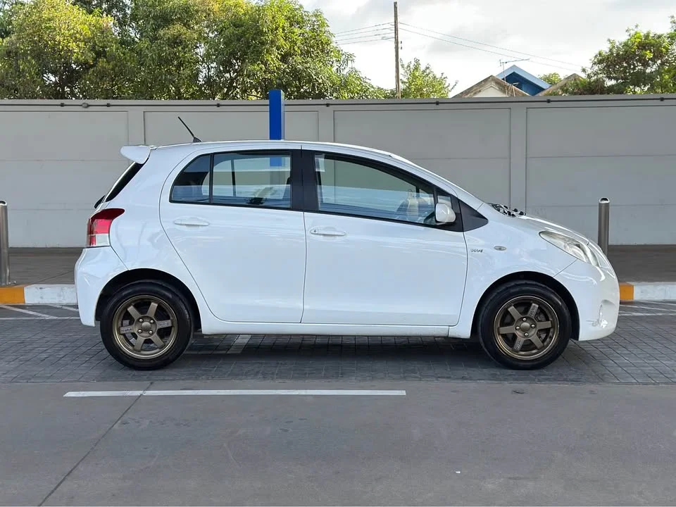 2012 Toyota Yaris II 3