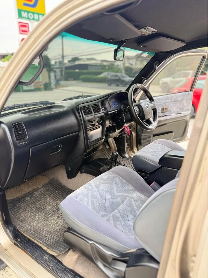 2002 Toyota Hilux Tiger VI 3