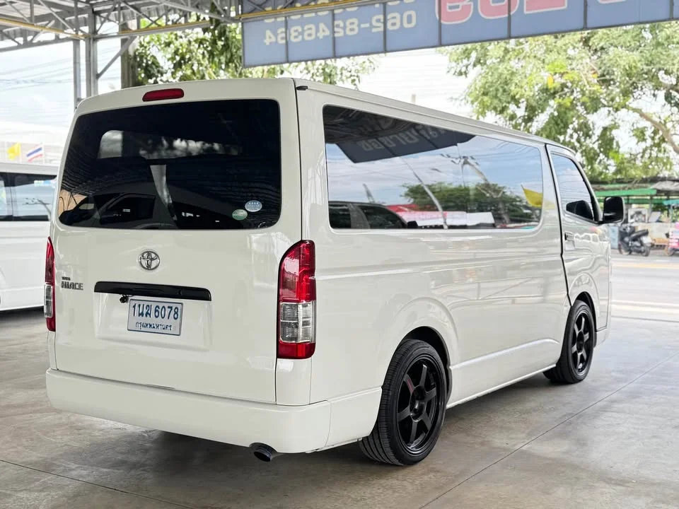 2015 Toyota HiAce V (H200) 2