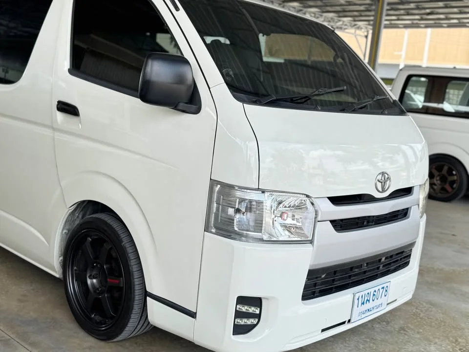 2015 Toyota HiAce V (H200) 3