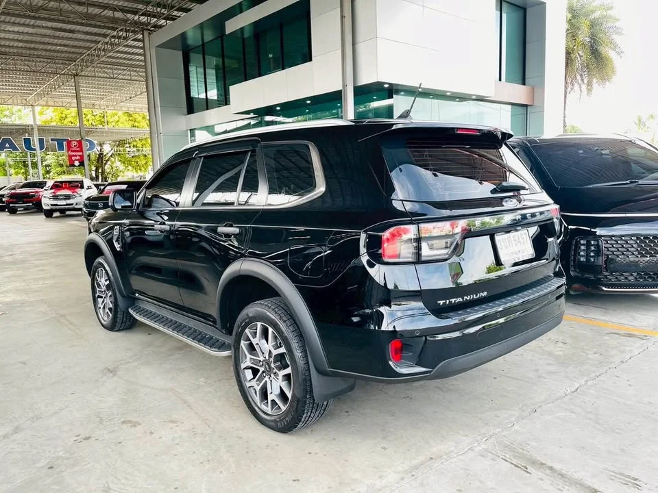 2023 Ford Everest III 3