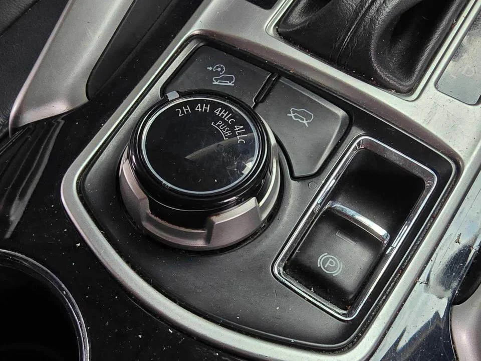 2016 Mitsubishi Pajero Sport III 3