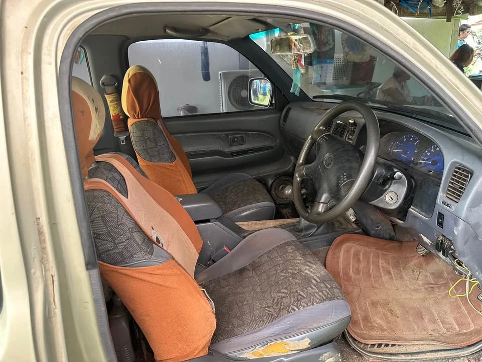 2004 Toyota Hilux Tiger VI 3