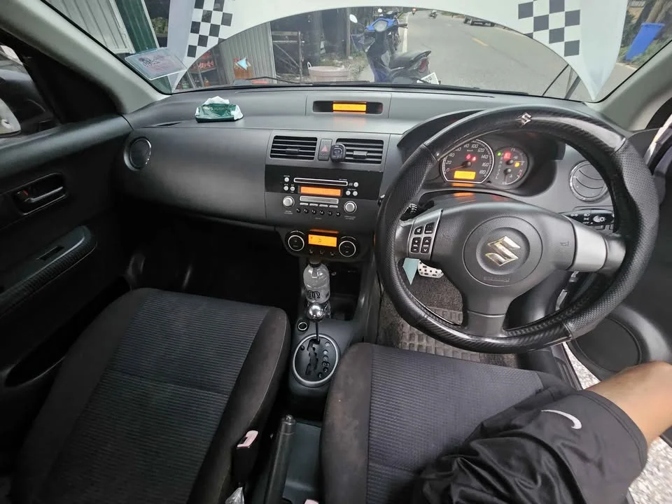 2011 Suzuki Swift I 3