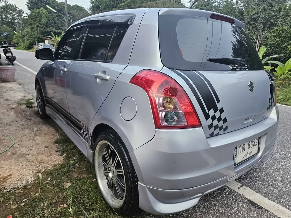 2011 Suzuki Swift I 2