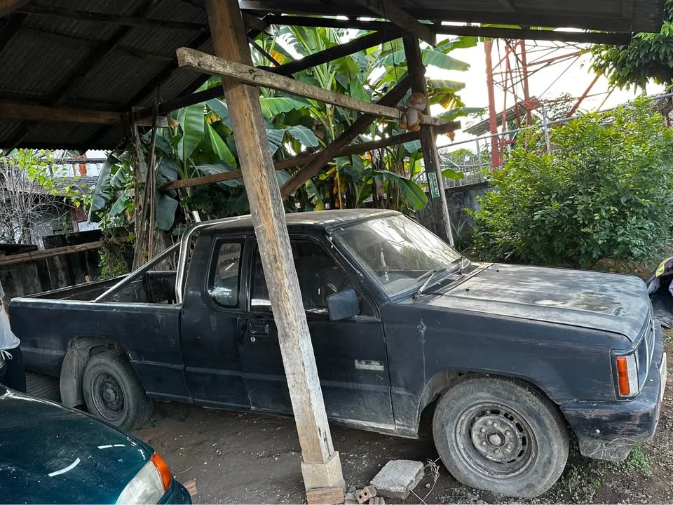 1995 Mitsubishi Triton II 2