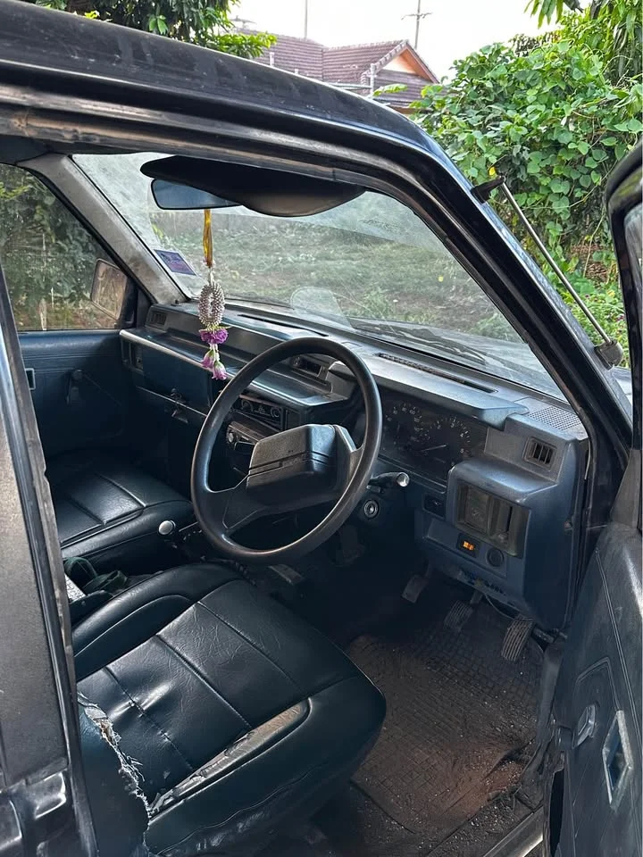 1995 Mitsubishi Triton II 3