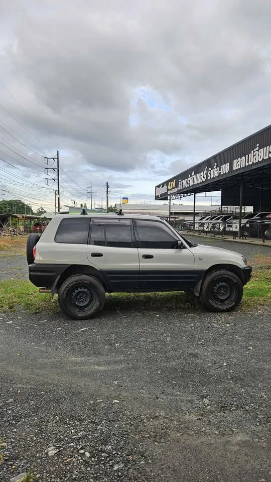 1996 Toyota RAV4 I 3