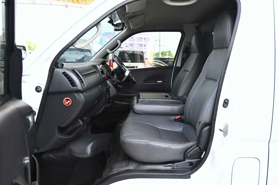 2014 Toyota HiAce V (H200) 2