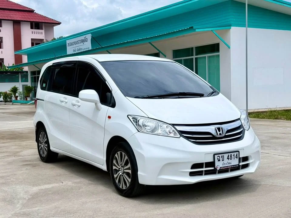 2556 Honda Freed I 2