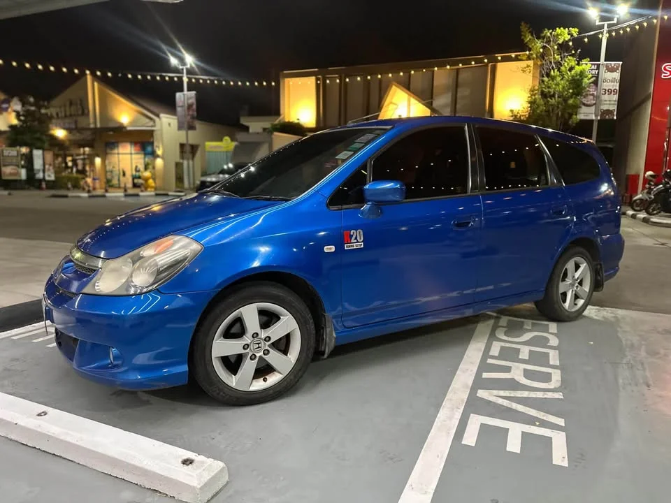 2005 Honda Stream I 3