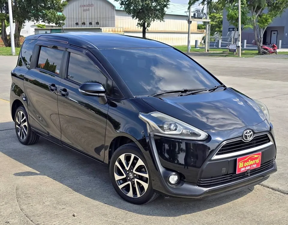 2017 Toyota Sienta II 2