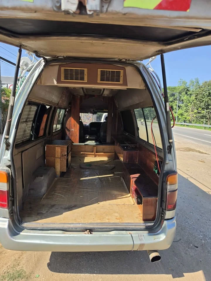1997 Toyota Commuter IV (H100) 2