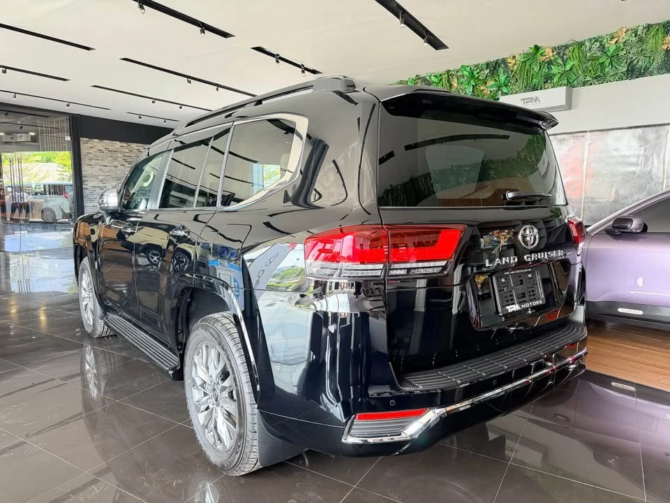 2026 Toyota Land Cruiser J300 2