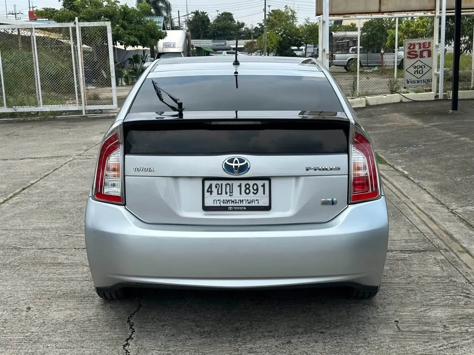 2012 Toyota Prius III 3