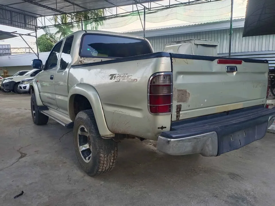 2002 Toyota Hilux Tiger VI 3