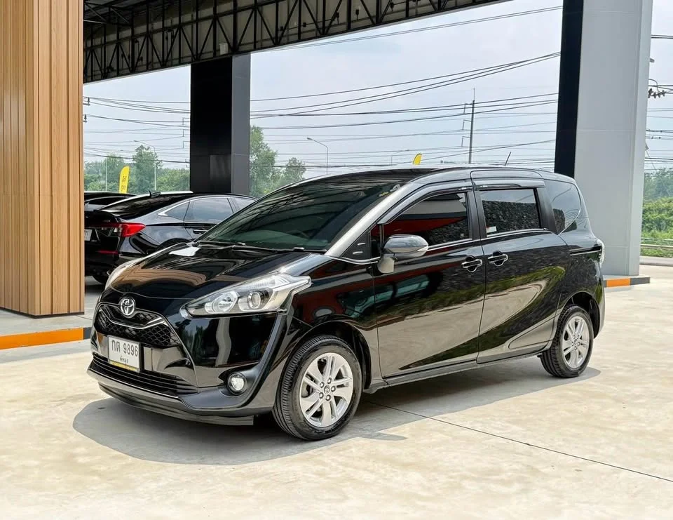 2020 Toyota Sienta II 2