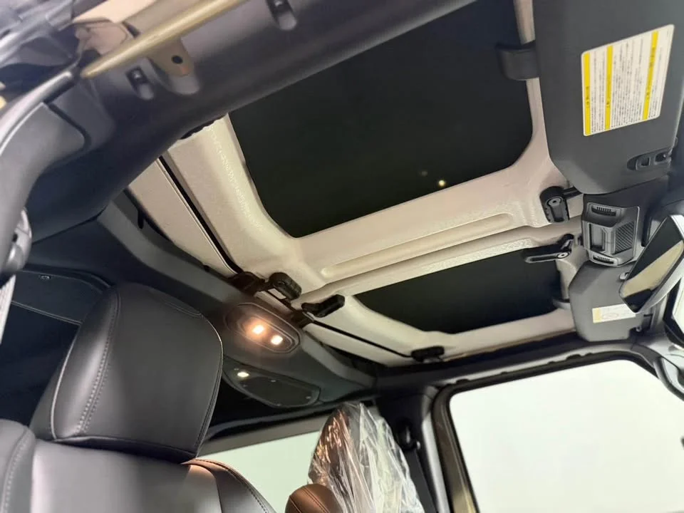 2025 Jeep Wrangler JL 3