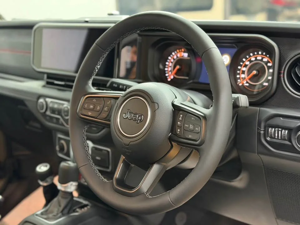 2025 Jeep Wrangler JL 2