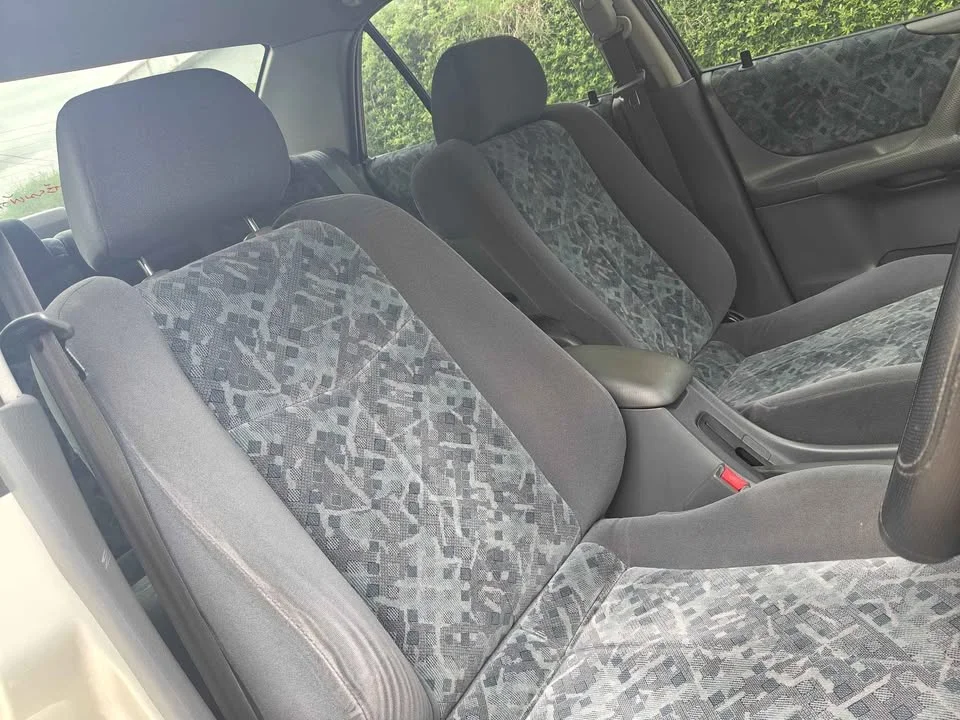 2000 Mazda 323 VIII 3