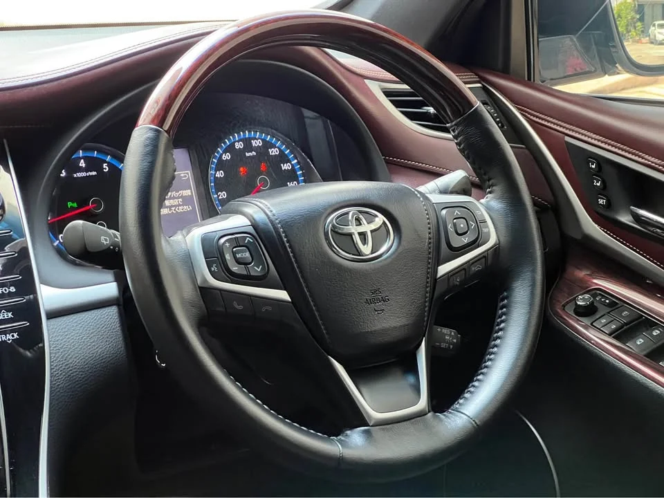 2014 Toyota Harrier III 2