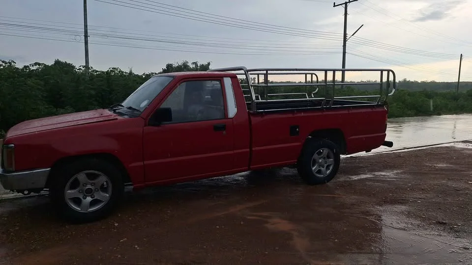 2000 Mitsubishi Triton II 3