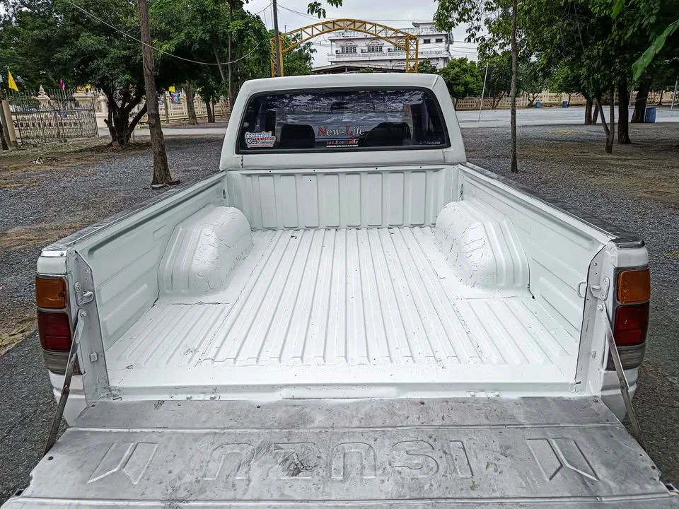 1993 Isuzu TFR III 2