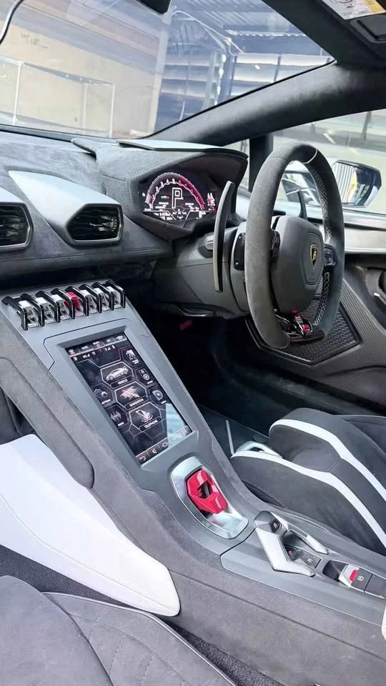 2022 Lamborghini Huracan 3