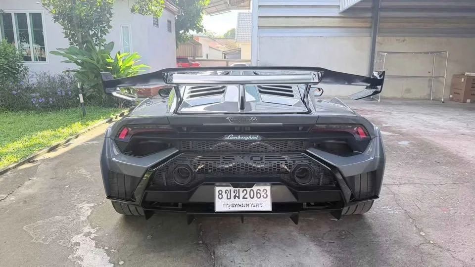 2022 Lamborghini Huracan 2