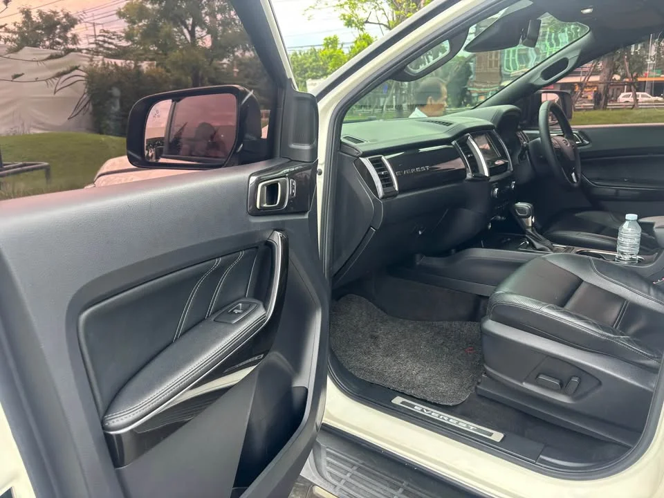 2019 Ford Everest II 2