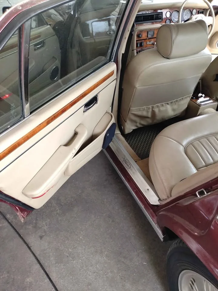 1993 Jaguar XJ Series III 3