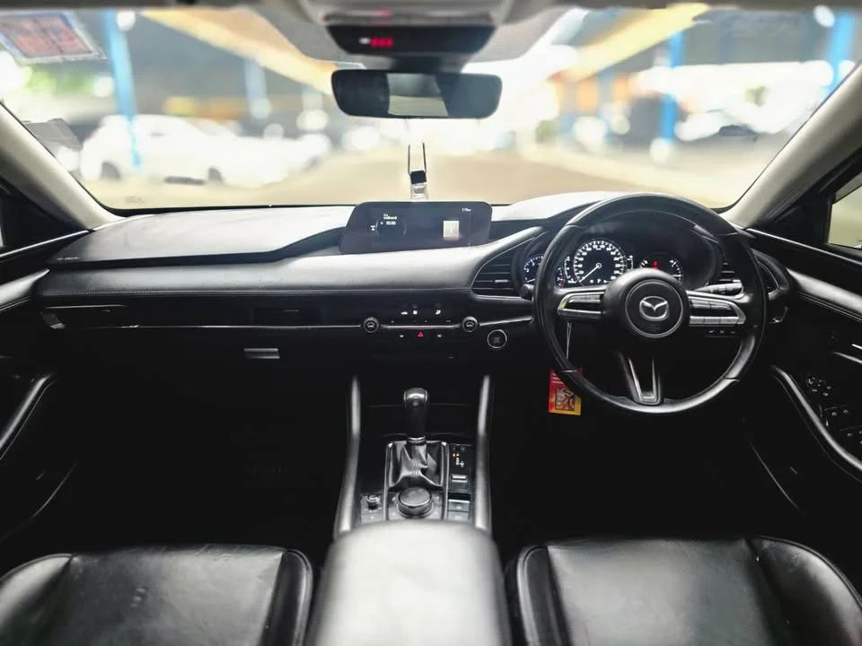 2019 Mazda 3 IV 3