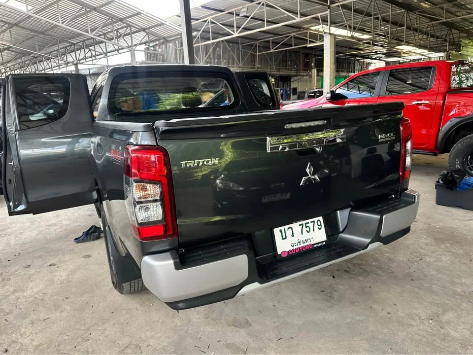 2020 Mitsubishi Triton V 3