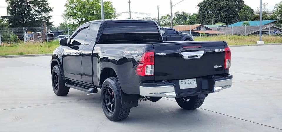 2017 Toyota Hilux VIII 3