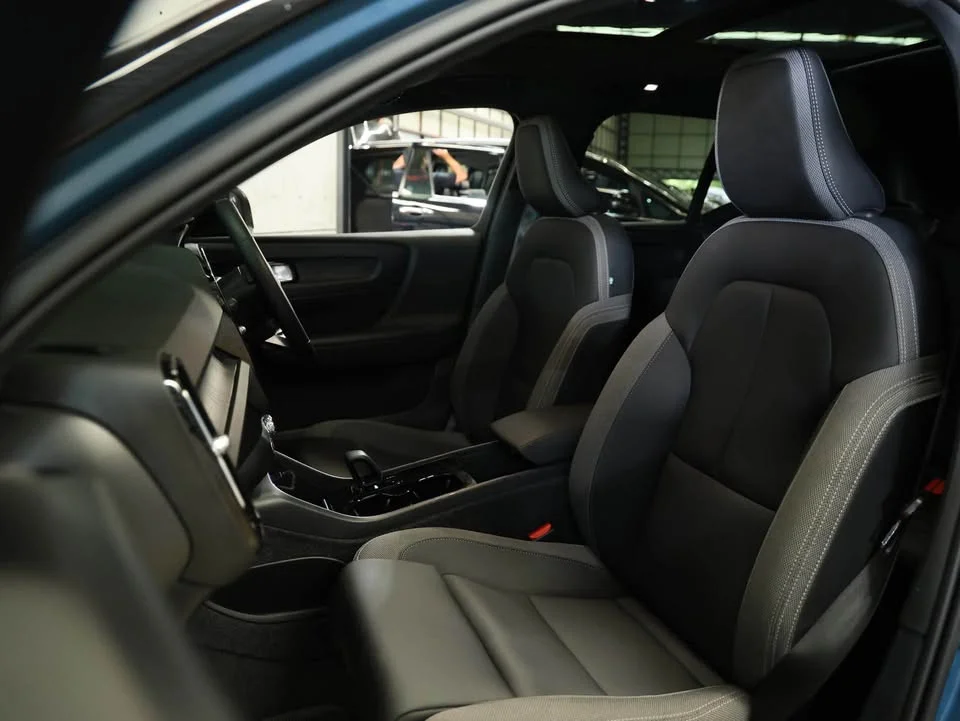 2022 Volvo XC40 2