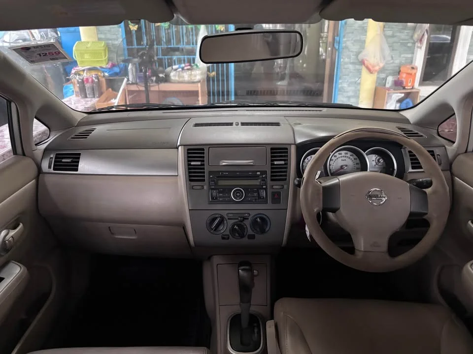 2010 Nissan Tiida I (C11) 3