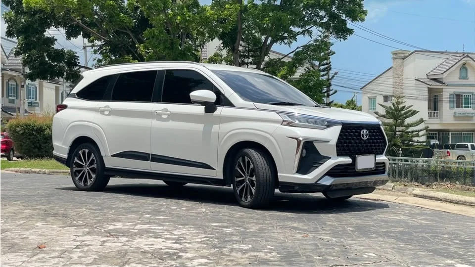 2023 Toyota Veloz III 2