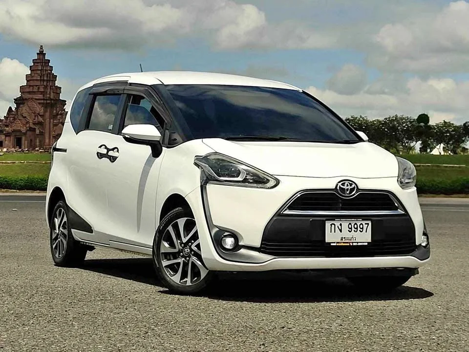 2017 Toyota Sienta II 2