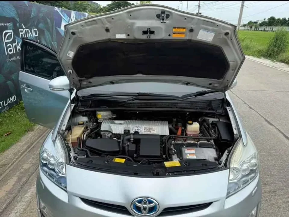 2012 Toyota Prius III 3