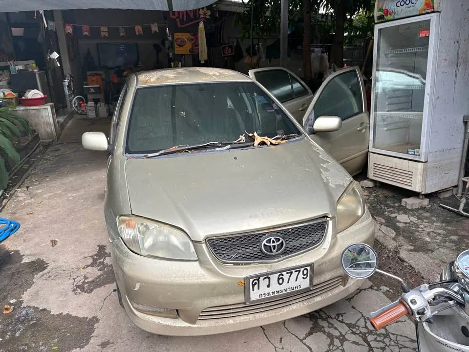 2010 Toyota Vios I 3