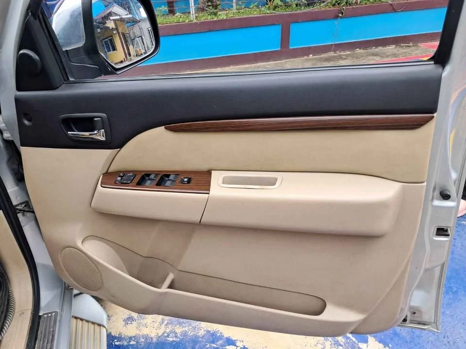 2013 Ford Everest I 3