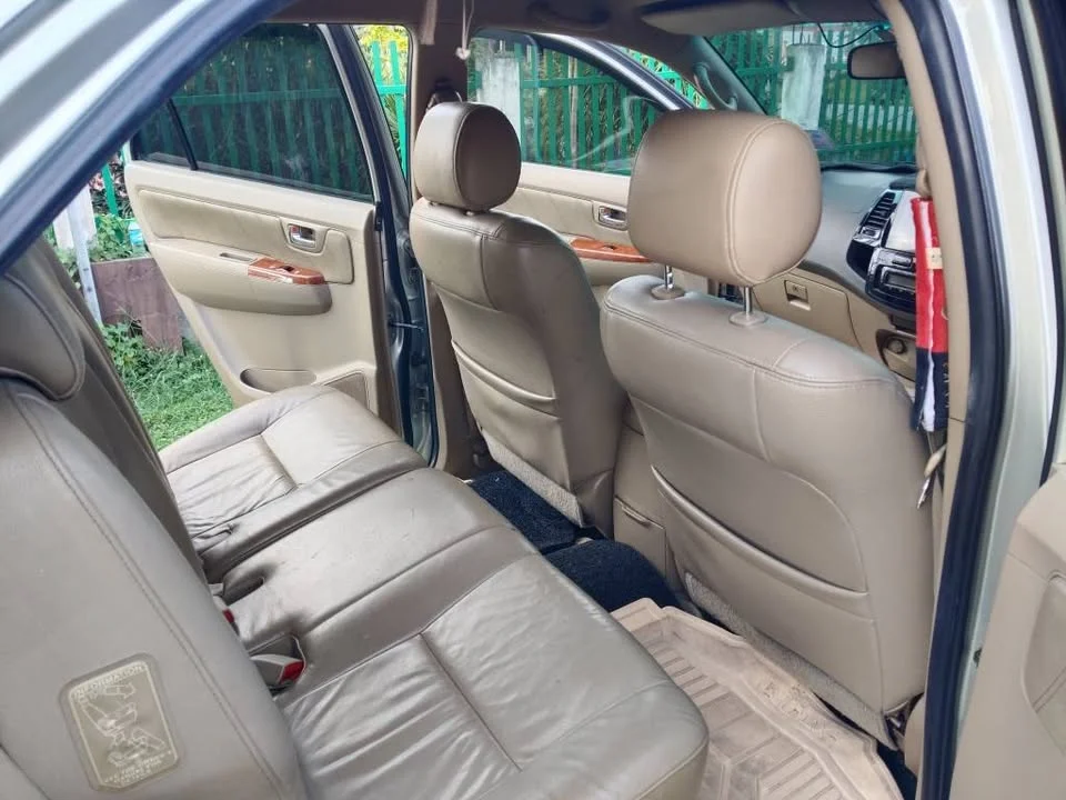 2010 Toyota Fortuner I 2