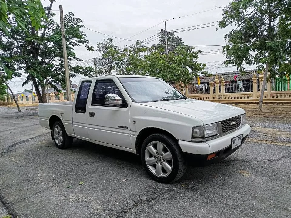 1993 Isuzu TFR III 2