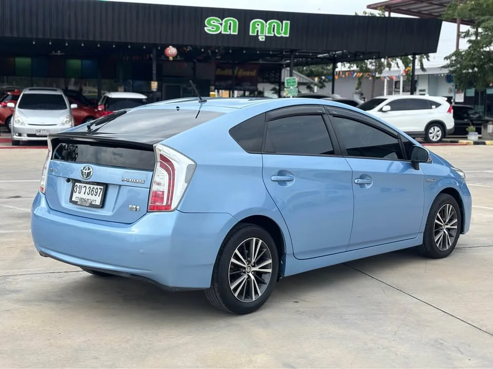 2014 Toyota Prius III 3