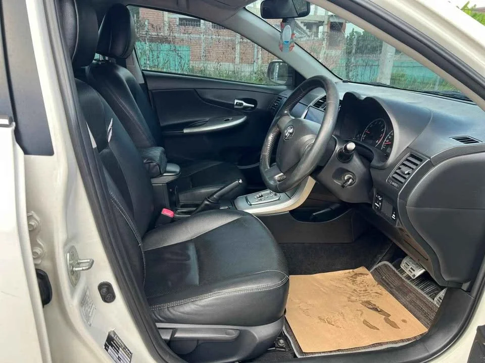 2012 Toyota Corolla Altis X (E140) 2