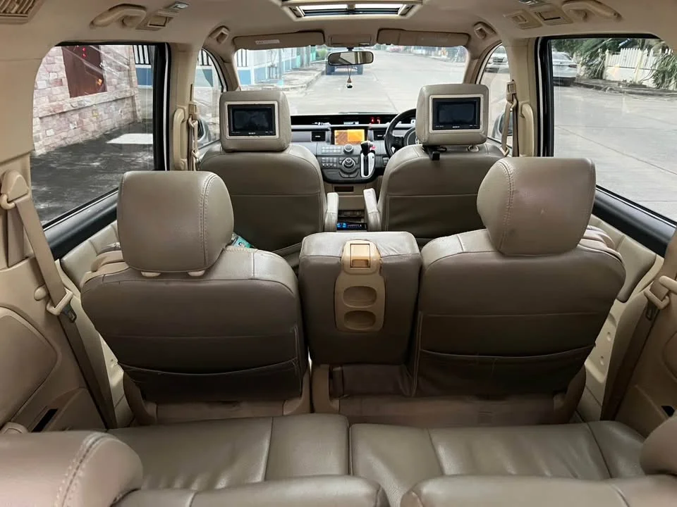 2007 Honda Stepwgn III 2