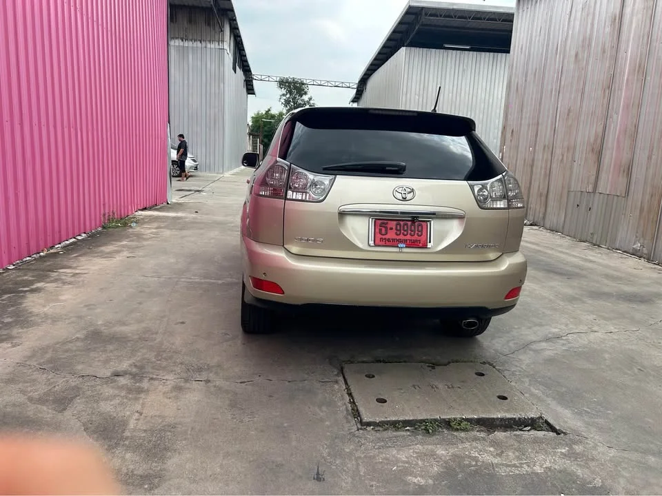 2005 Toyota Harrier II 2