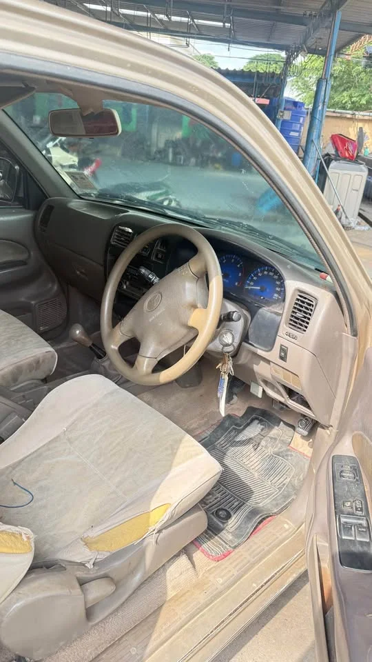 2003 Toyota Hilux Tiger VI 2