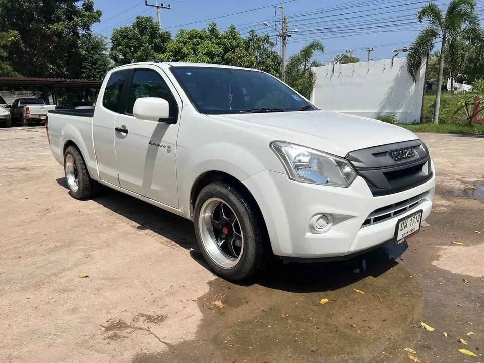 2017 Isuzu D-Max II (RT) 3